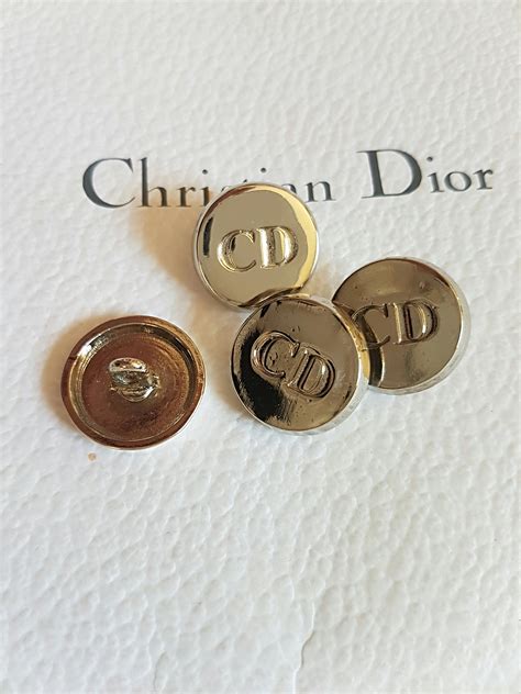 dior buttons christian.